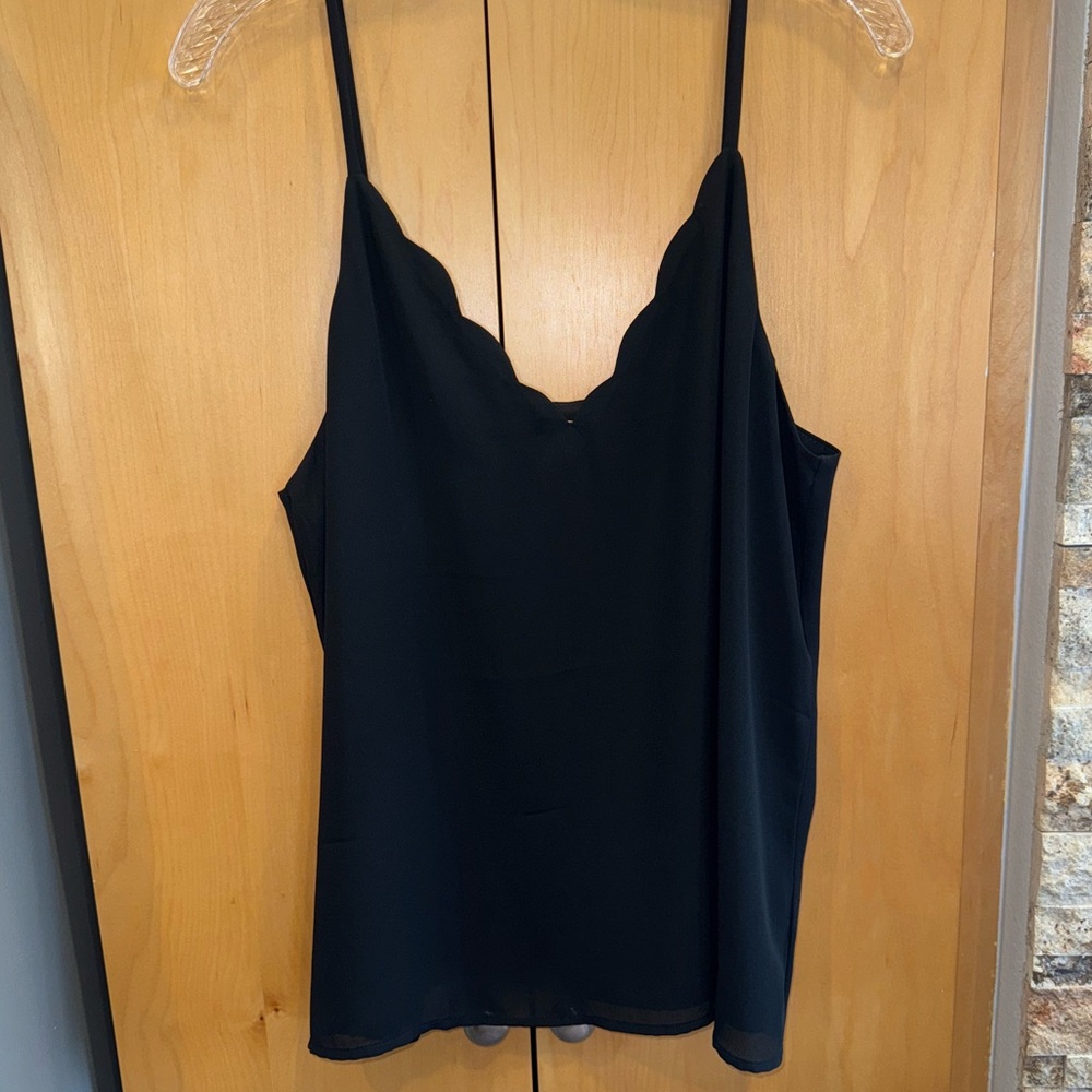 NWOT Black Scallop-Edge Camisole